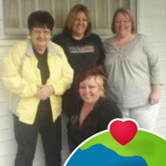 Meet your Posher, Julie - Picture 1 of 1